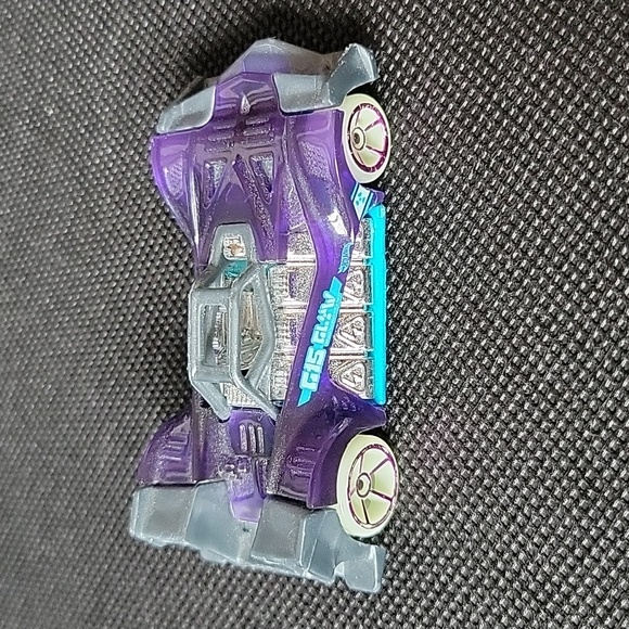 Hotwheels Glow Racers - Picture 5 of 12